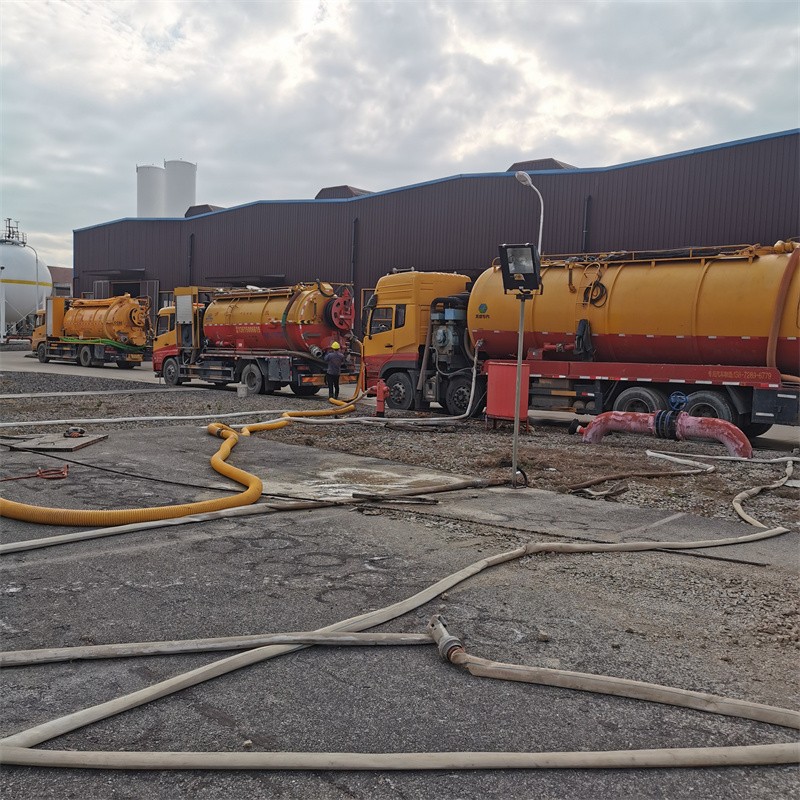 清城污水池清理