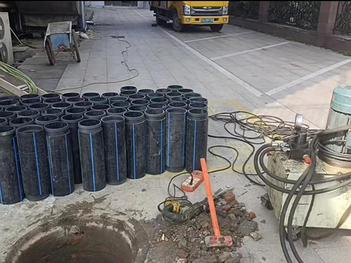 清城PE置换管厂家 DN315置换管 非开挖管短管置换